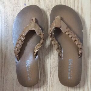 New Women’s Sperry Flip Flops Sandals Braided Brown Size 5.5-6